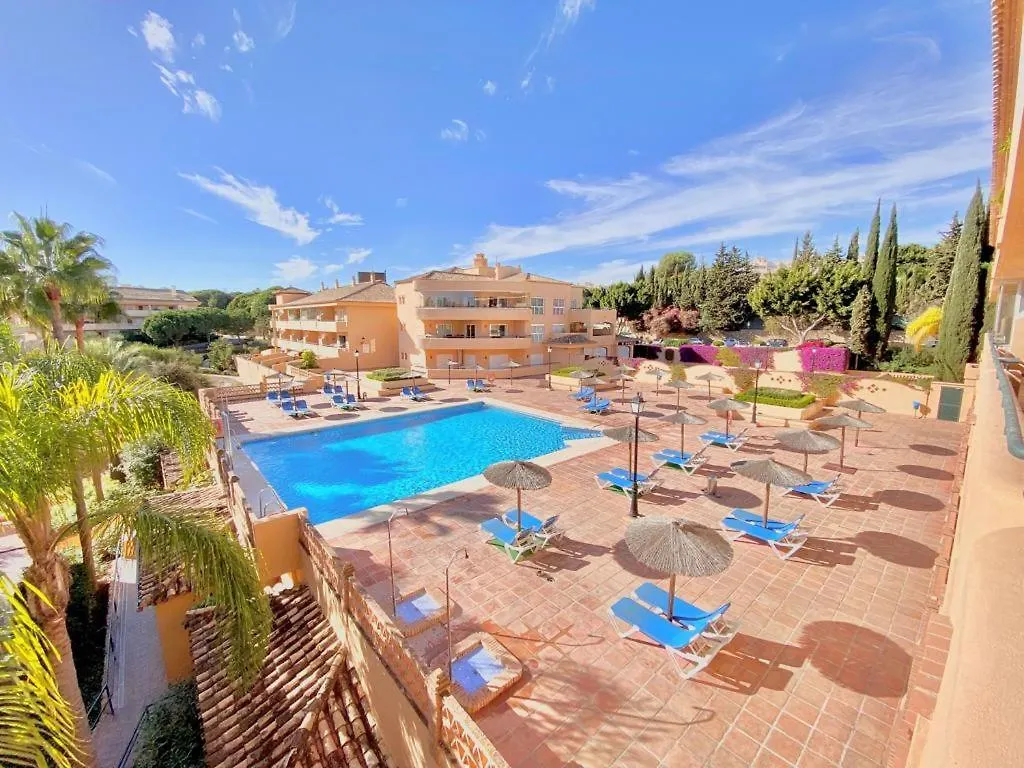 Apartamento En Los Patios De Santa Maria Golf Marbella Apartment