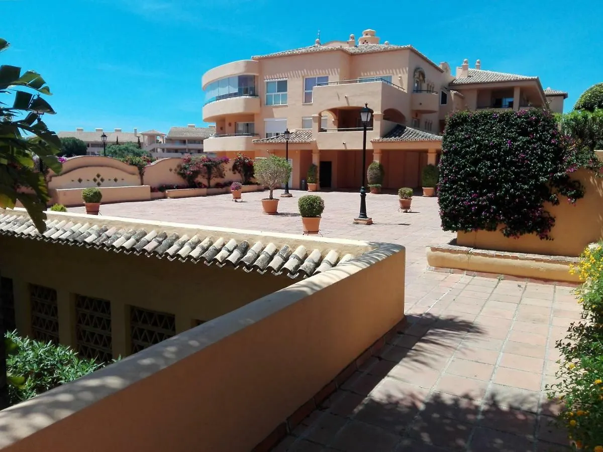 Apartamento En Los Patios De Santa Maria Golf Marbella