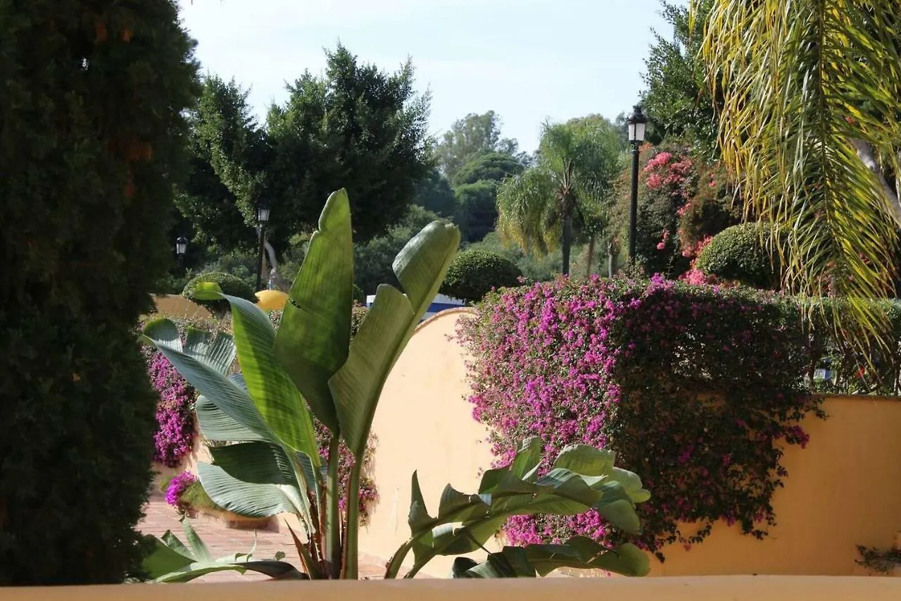 Apartamento En Los Patios De Santa Maria Golf Marbella 0*,