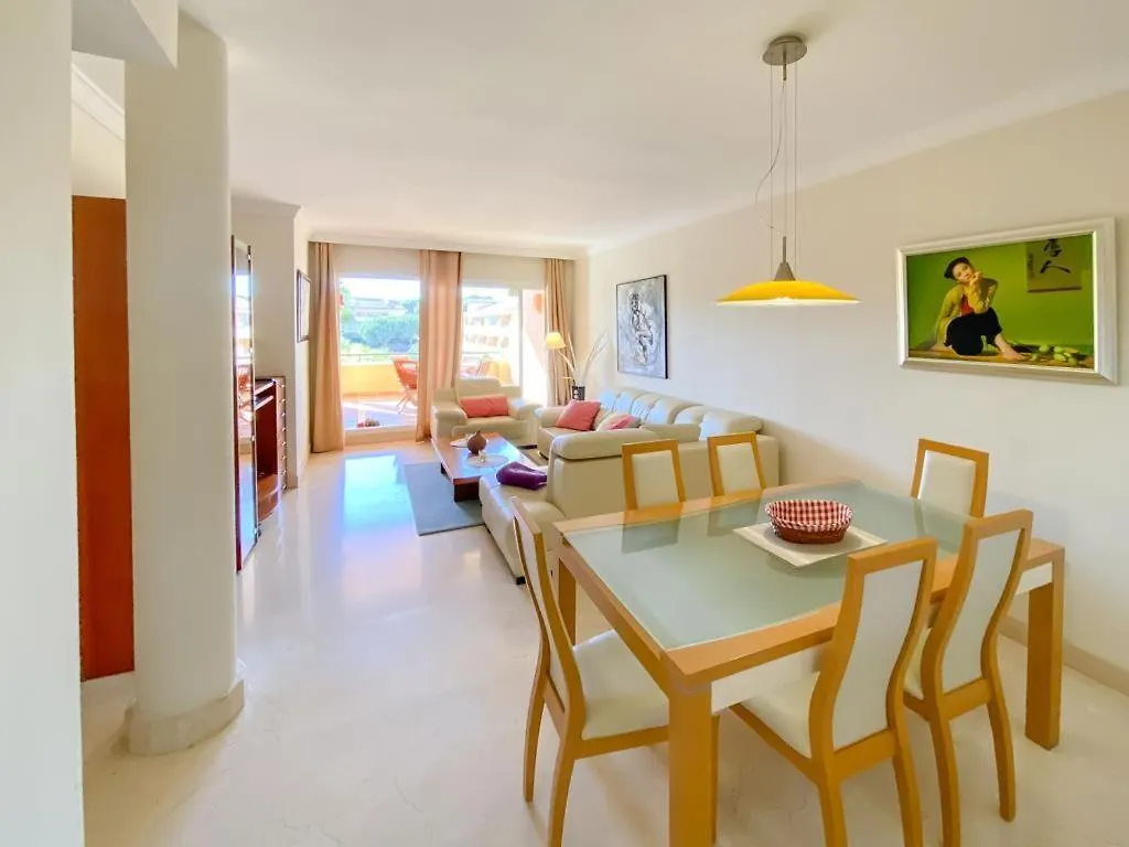 Apartamento En Los Patios De Santa Maria Golf Marbella